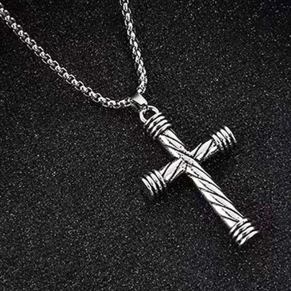 † Men’s Chunky Silver Ion Plated Stainless Steel Latin Cross Necklace - Picture 4 of 6